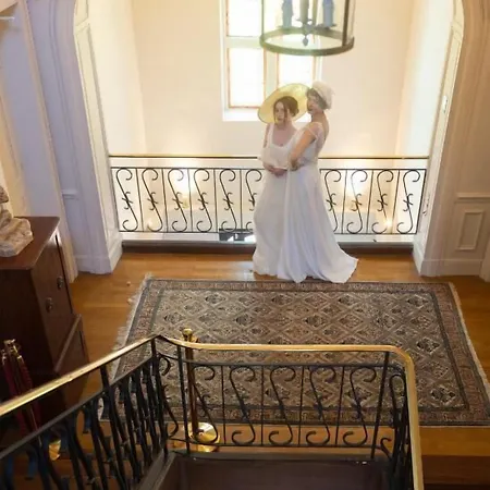 Chateau De La Bribourdiere Отель