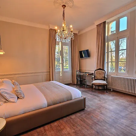 Chateau De La Bribourdiere Отель 4*