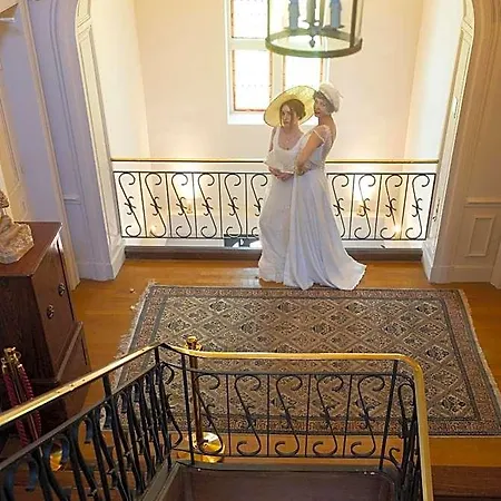 Chateau De La Bribourdiere Hotel