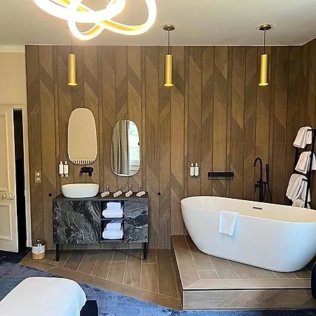 Chateau De La Bribourdiere 4* Putot-en-Auge