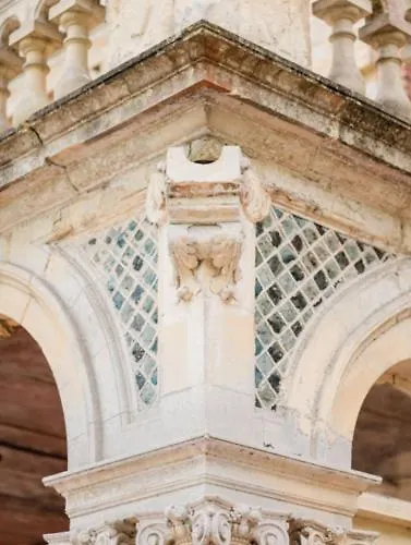 Chateau De La Bribourdiere Hotel