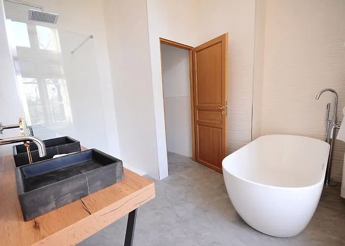 Chateau De La Bribourdiere 4*